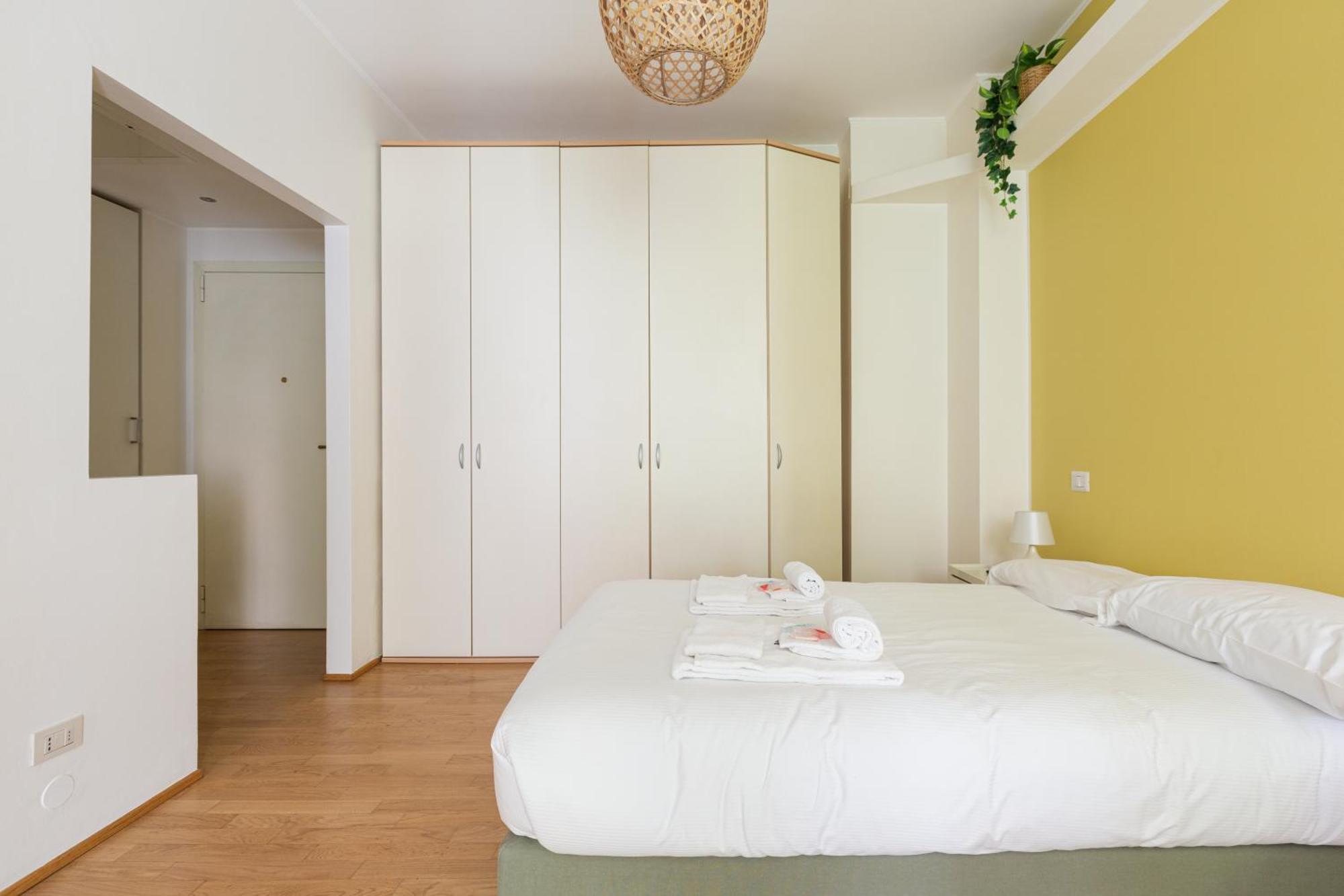 Gerusalemme M5 Yellow With Closed Balcony! Apartamento Milán