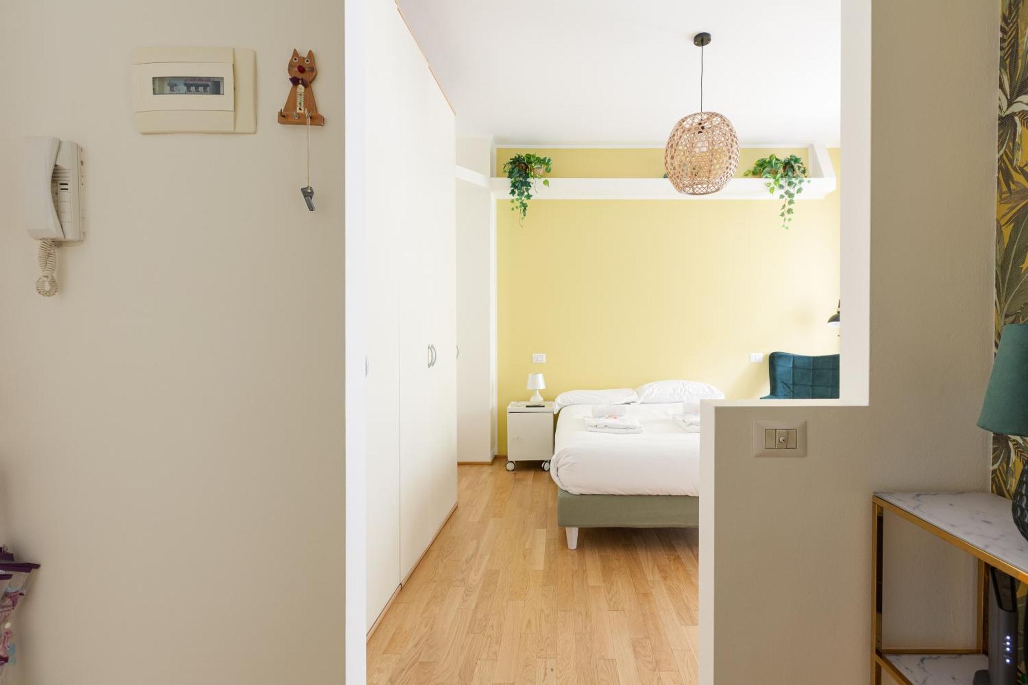 Gerusalemme M5 Yellow With Closed Balcony! * Milán