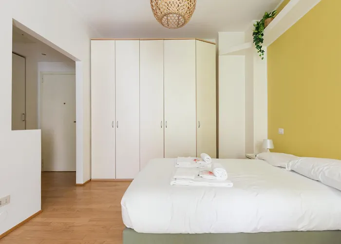 Gerusalemme M5 Yellow Studio With Closed Balcony!